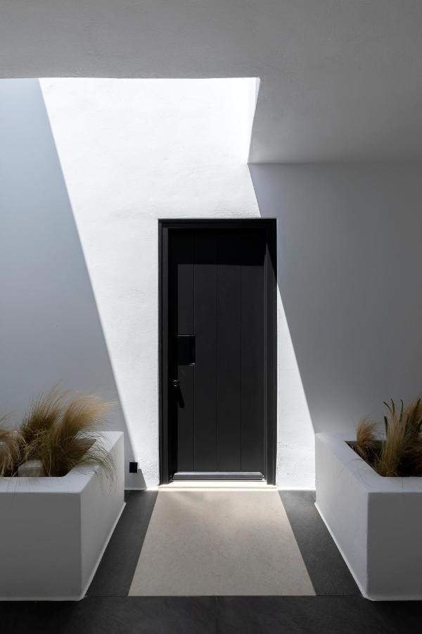 Cubic Mykonos Seafront Design Ornos (Mykonos)
