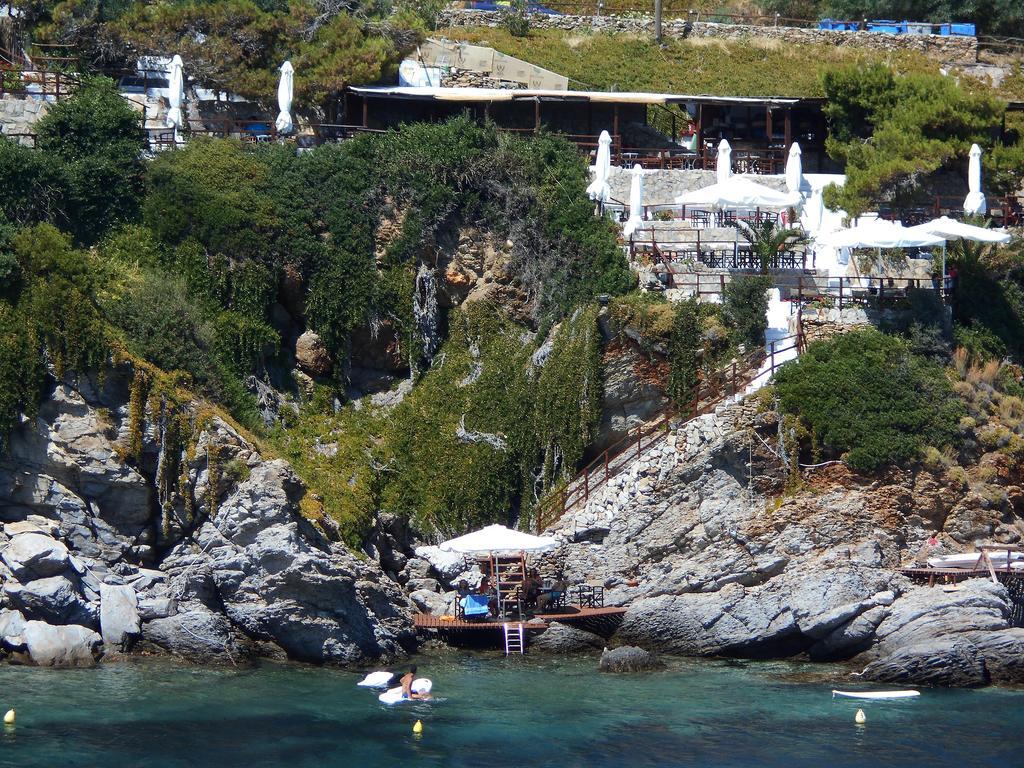 George Skyrosstudios Skyros