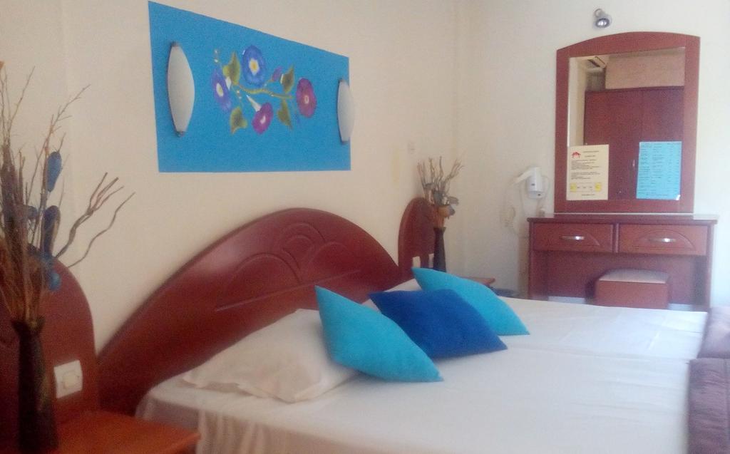 Damia Apts Aparthotel