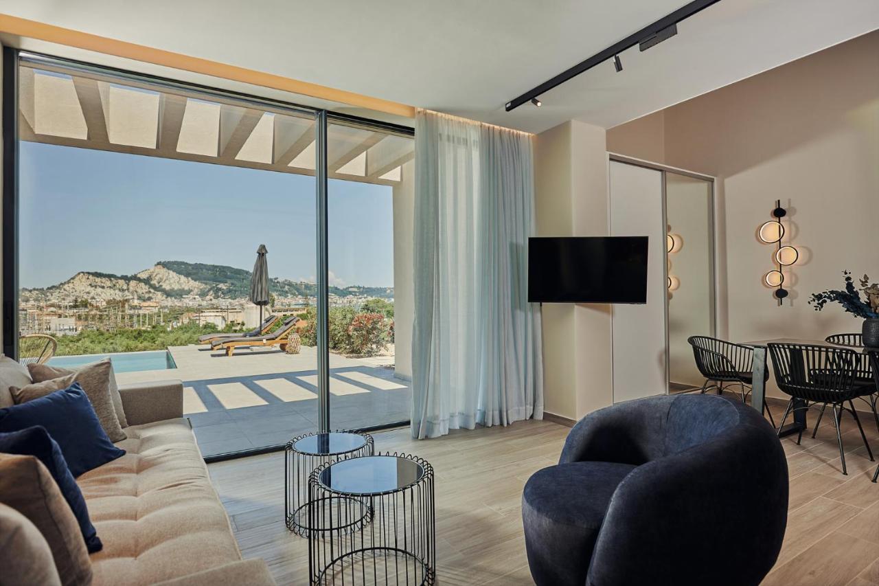 Althea Lavish Estate - & Villa