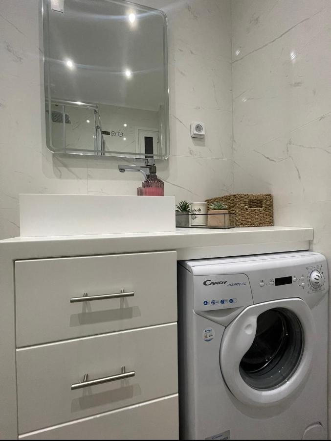 Agora Luxury 4 Apartment *