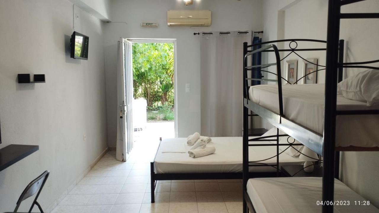 Sarantakis Apartment