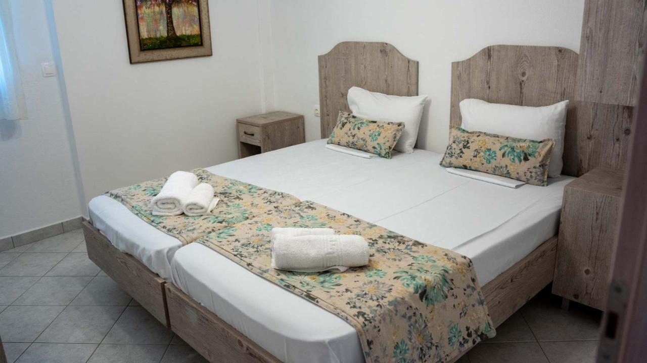 Alexandros Aparthotel 3*