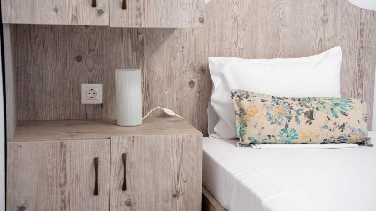 Alexandros Aparthotel 3*