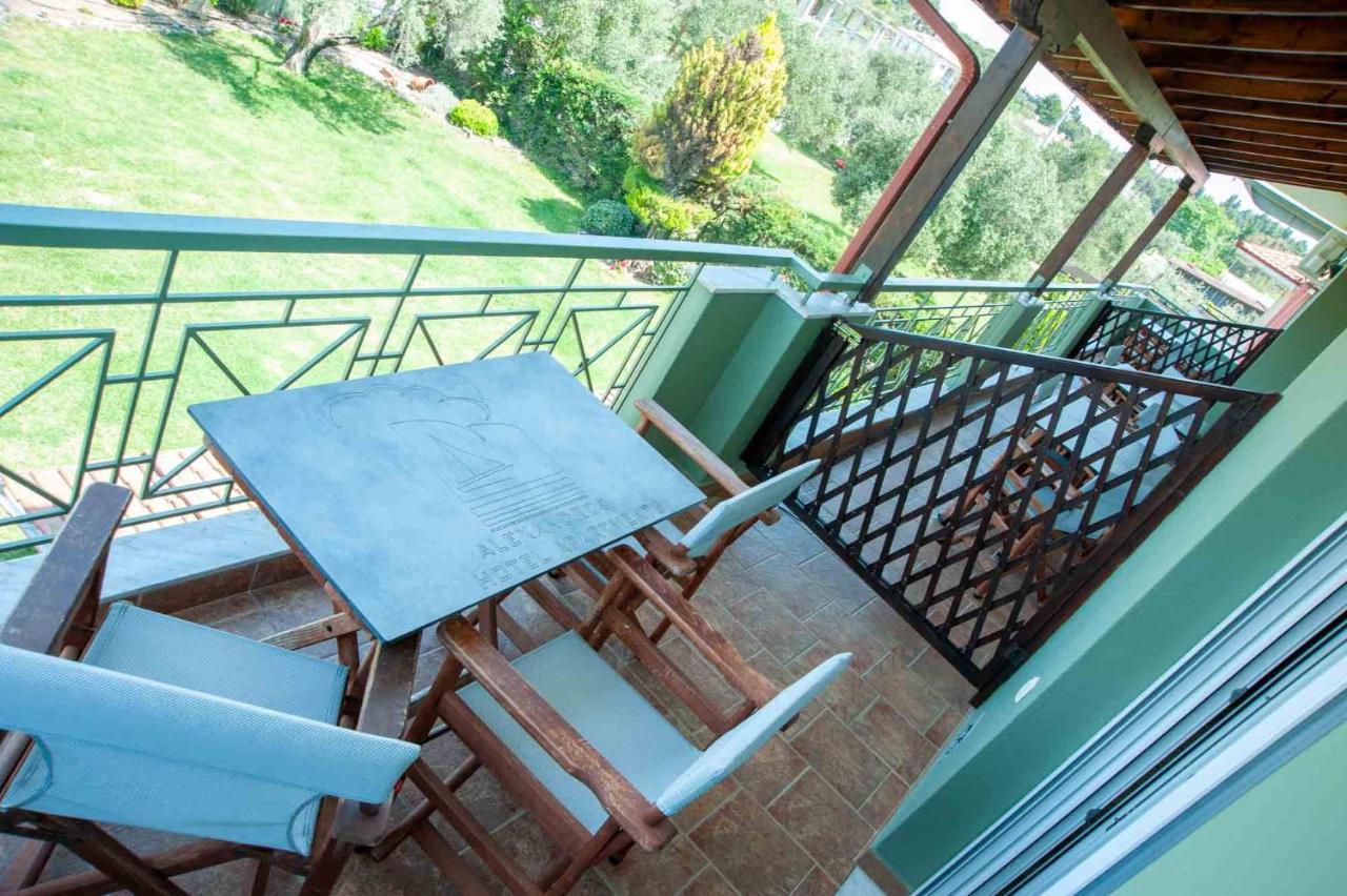 Alexandros Aparthotel Vourvourou