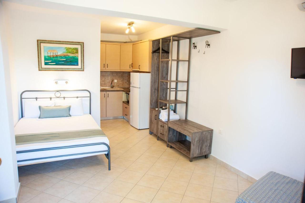 Aparthotel Alexandros 3*