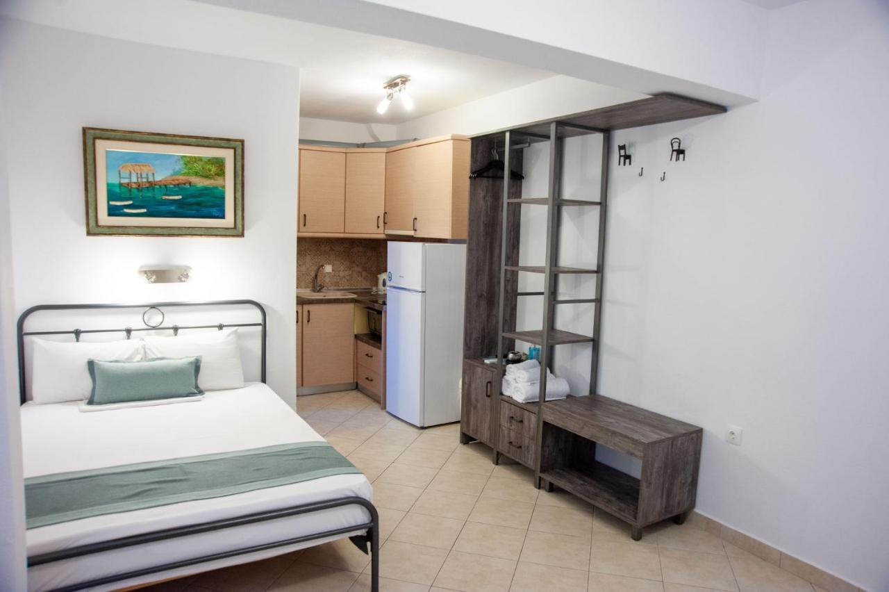 Aparthotel Alexandros 3*