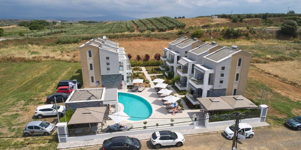 Greystone * Paralia Dionysiou