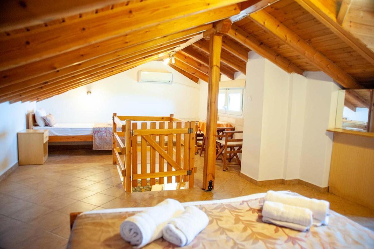 Aparthotel Alexandros 3*
