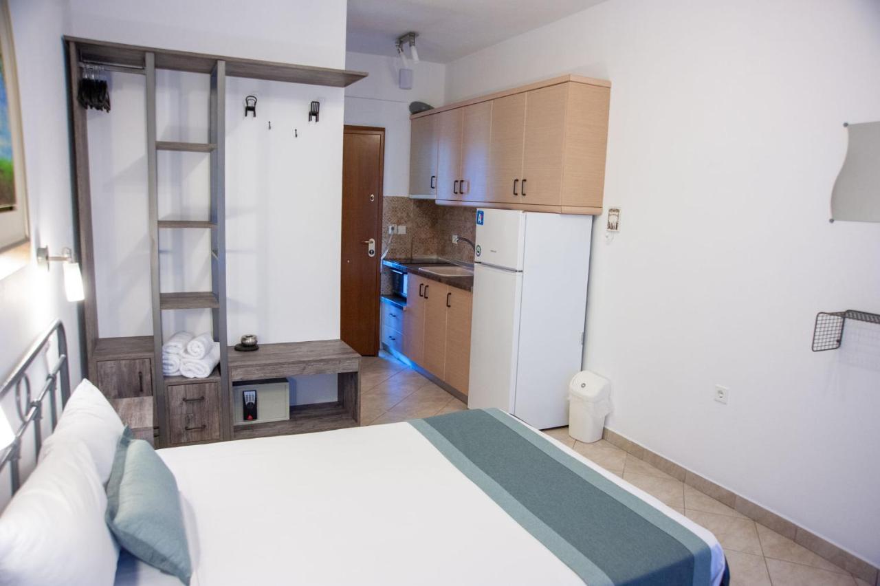 Alexandros Aparthotel 3*