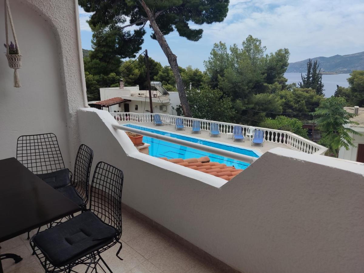 Econa Aparthotel Poros Town