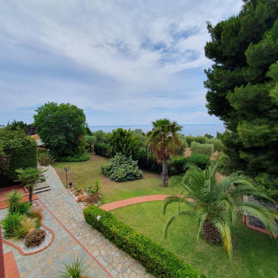 Agrili Apartments & Rooms Elia Nikitis