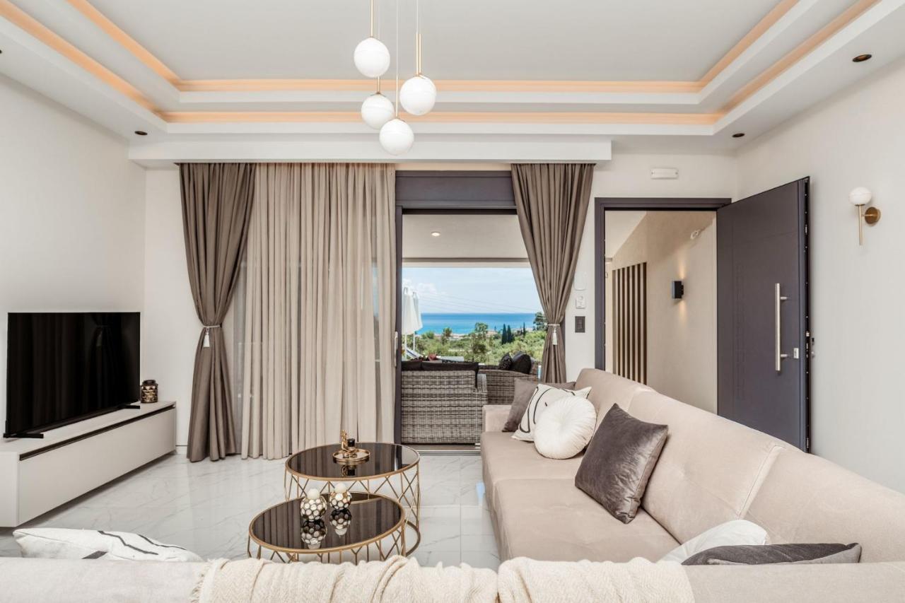 Roselia - Luxury Escape With Magnificent Views, By Zantewize Villa Laganas