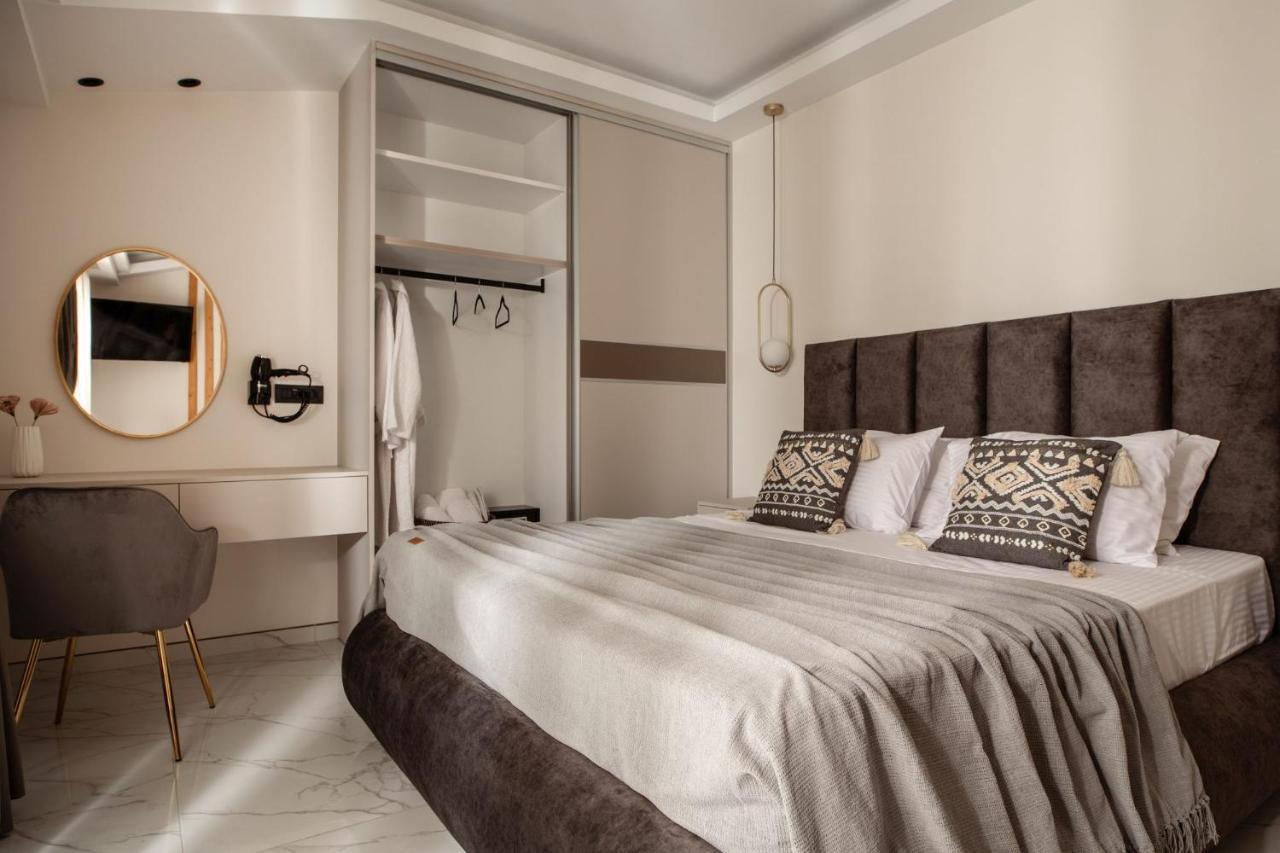 Villa Roselia - Luxury Escape With Magnificent Views, By Zantewize