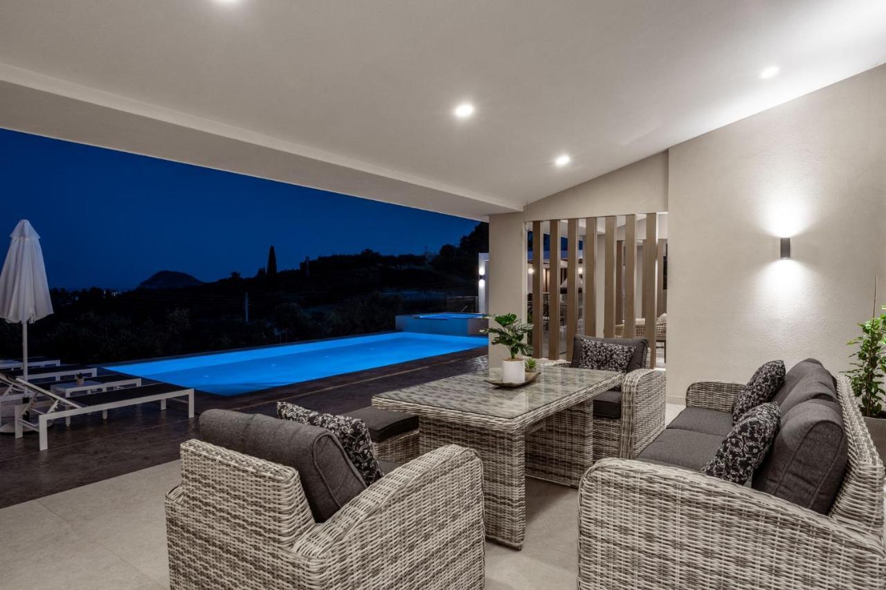 Roselia - Luxury Escape With Magnificent Views, By Zantewize Villa Laganas