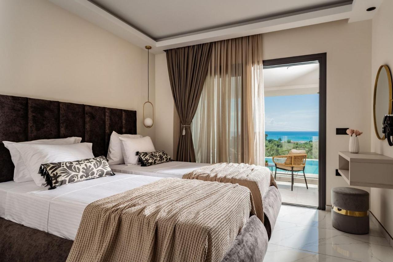 Roselia - Luxury Escape With Magnificent Views, By Zantewize