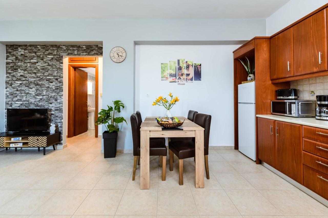 Nikola's Vineyard Apartment