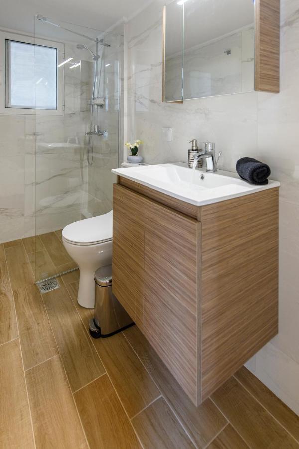 Beautiful Loft Close To Acropolis Apartment