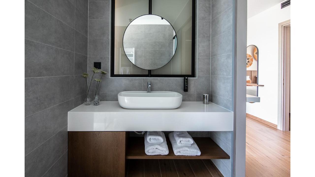 Salina - With Private Heated Eco-pool, Sauna & Jaccuzi Hot Tub * Volos