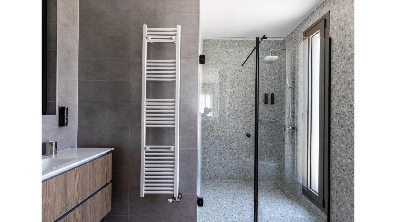 Villa Salina - With Private Heated Eco-pool, Sauna & Jaccuzi Hot Tub *