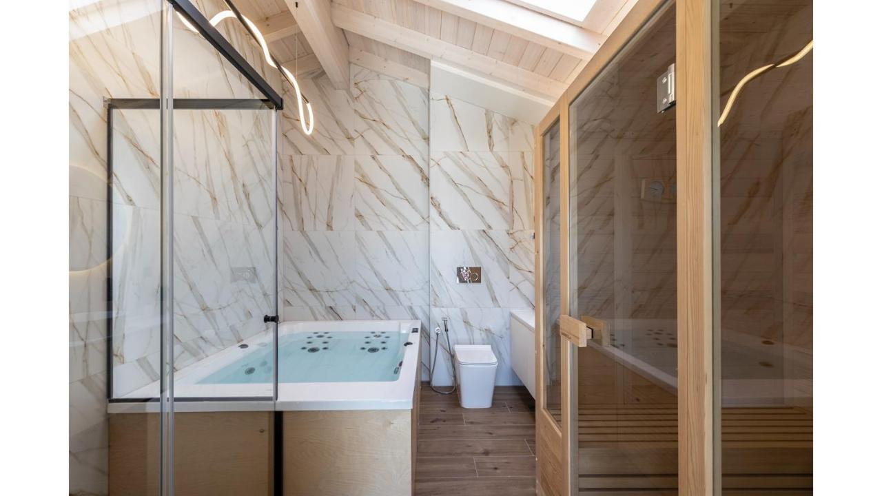 Villa Salina - With Private Heated Eco-pool, Sauna & Jaccuzi Hot Tub