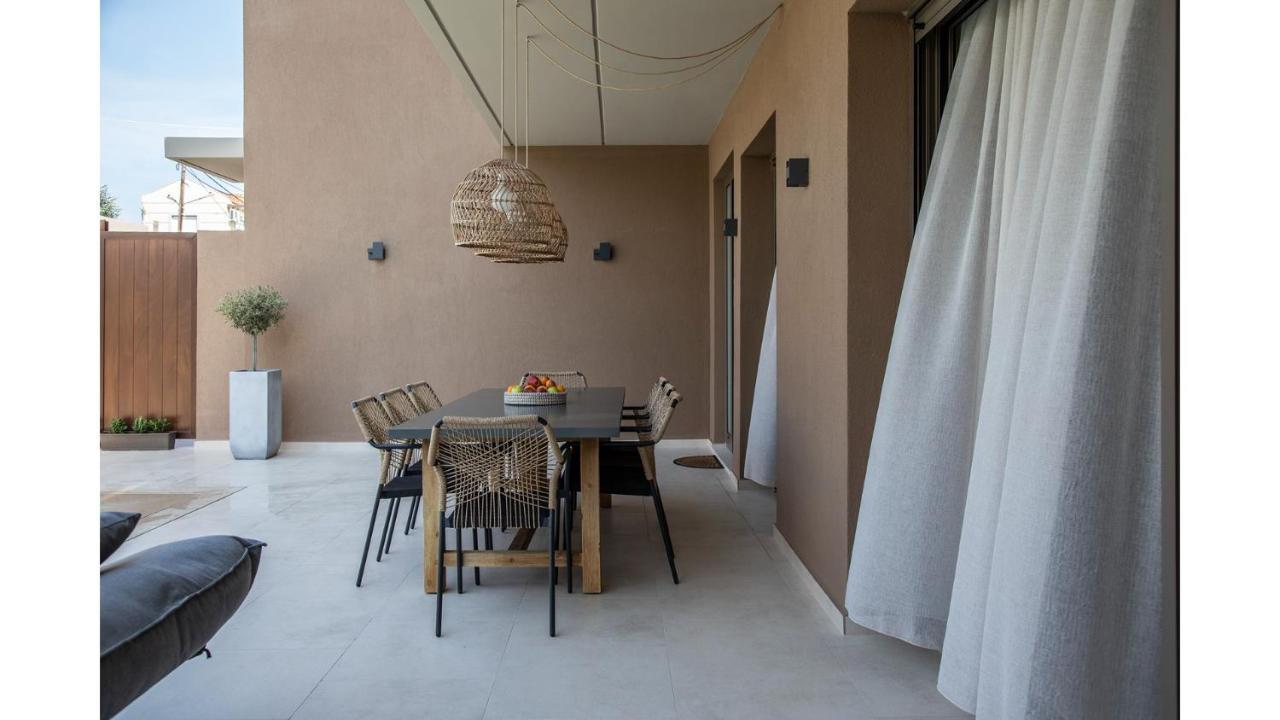 Salina - With Private Heated Eco-pool, Sauna & Jaccuzi Hot Tub Volos