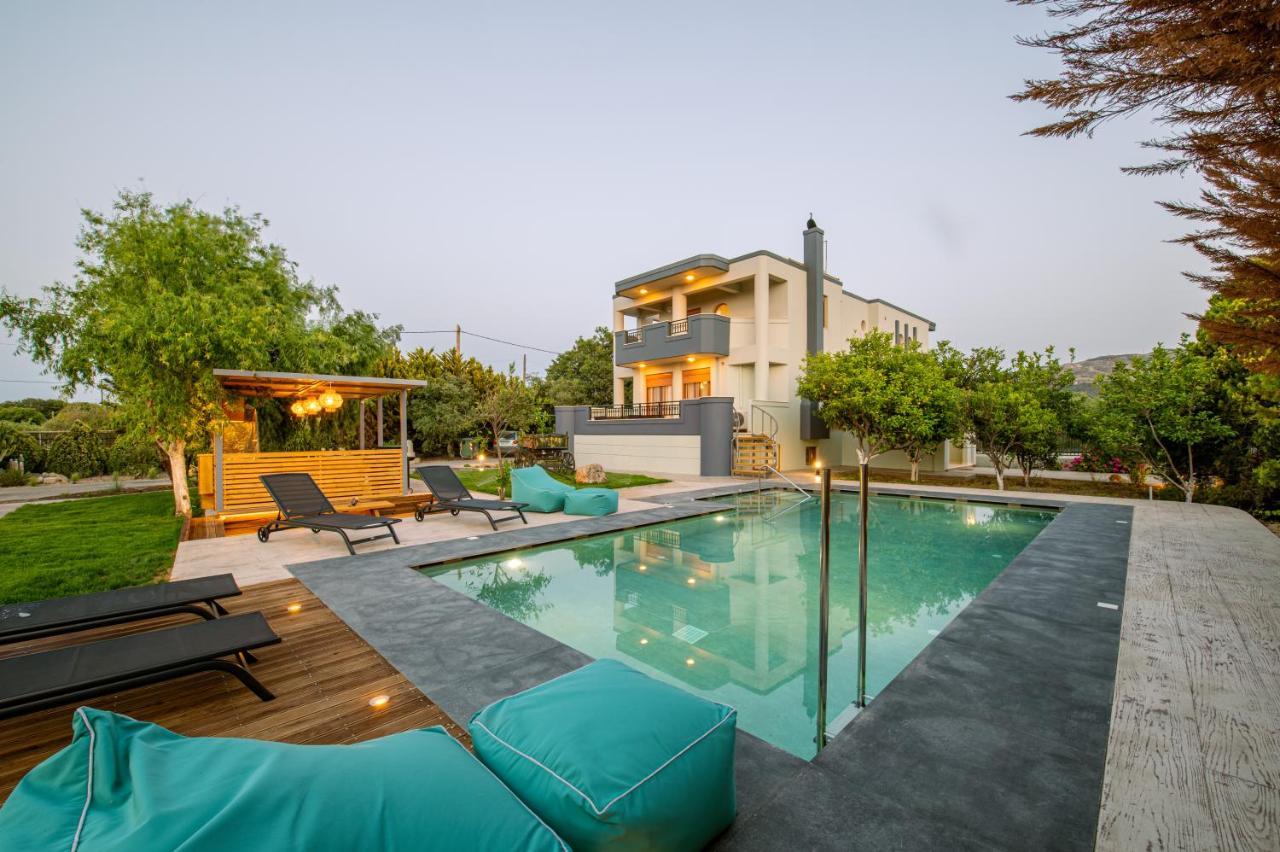 Infinity Premium Private Pool 3 Bedrooms 5 Bathrooms 2 Kitchens Villa Kos Town