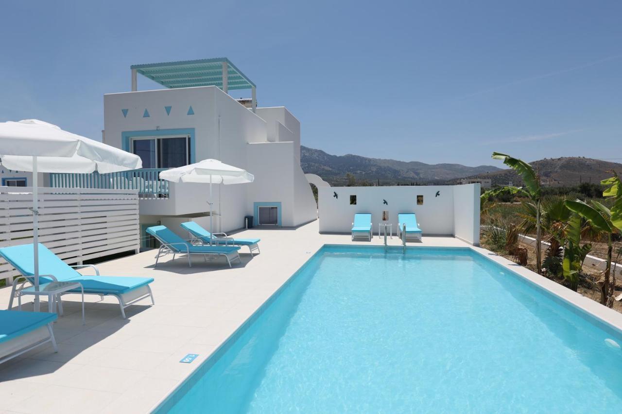 Xenos 7 With A Private Pool Near The Sea