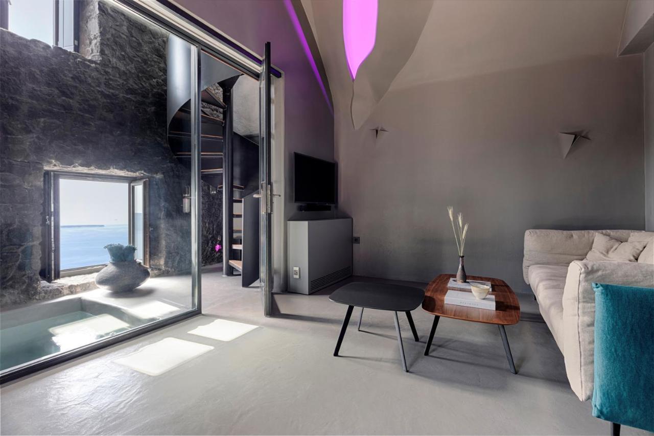 Kivotos Santorini Hotel