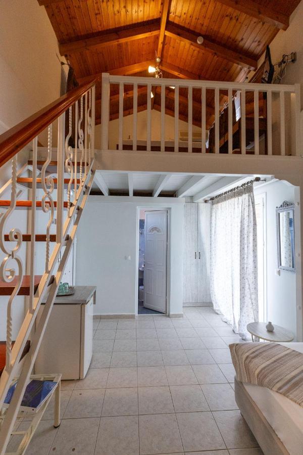 Voula Guest house
