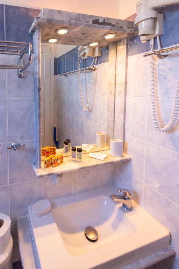Voula Guest house 2*
