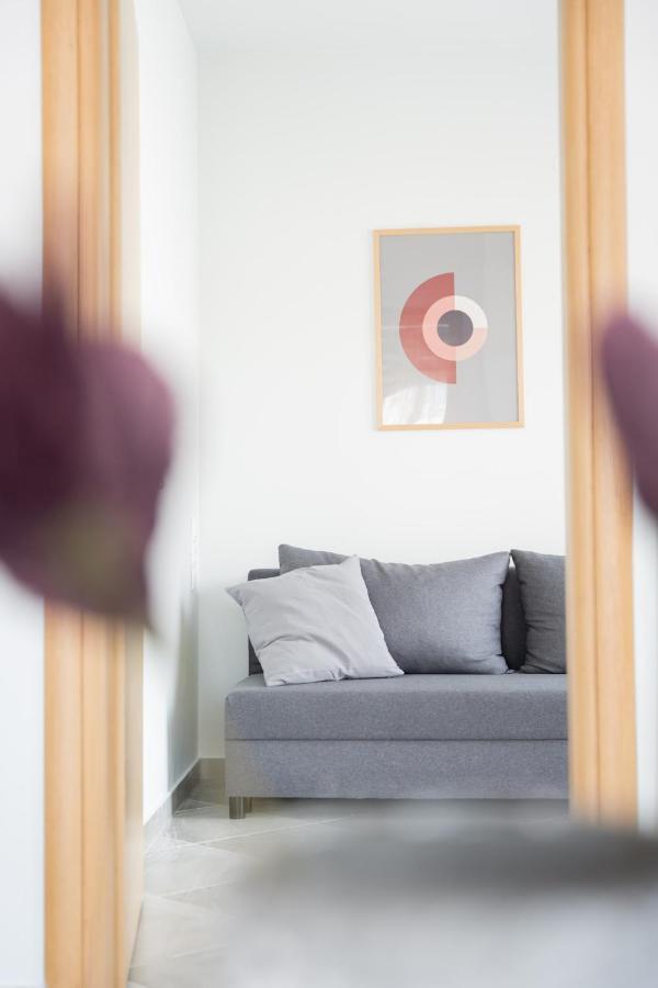#t33 Chic 2br In The Centre Of Apartment