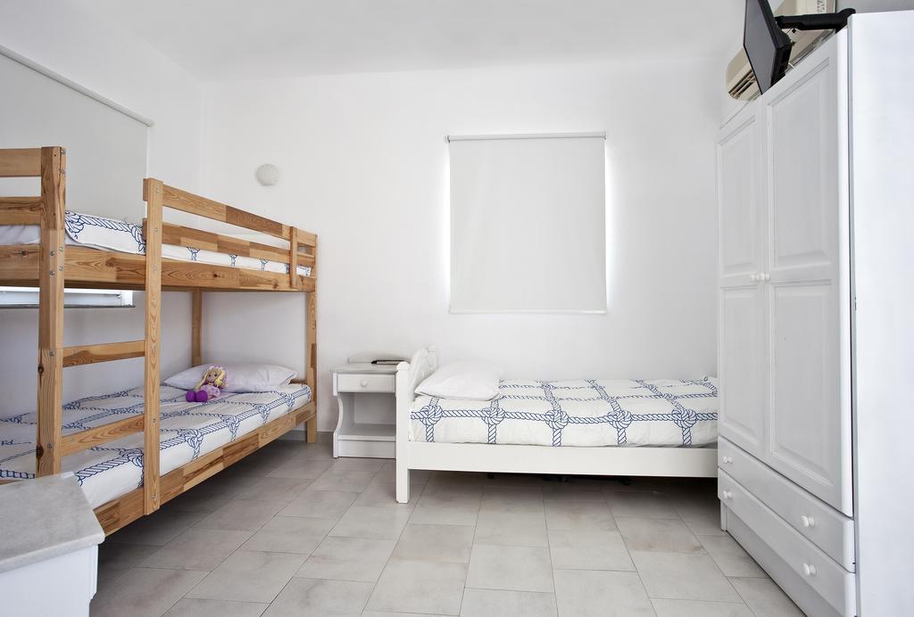 Sunday Hotel Antiparos