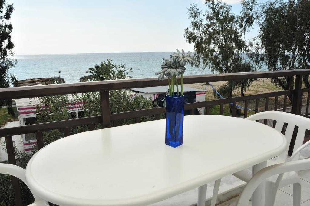 Seaside * Paralia Dionysiou