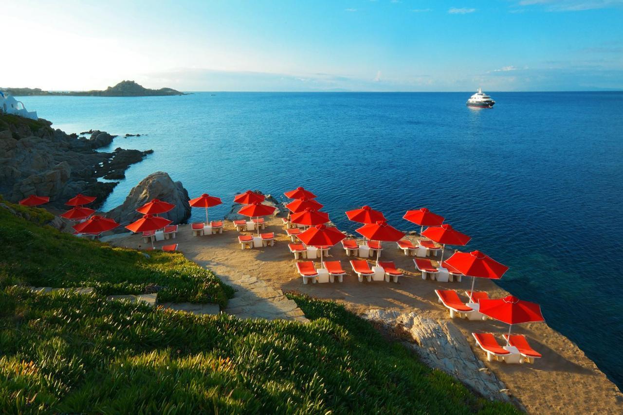 Petasos & - Small Luxury Of The World