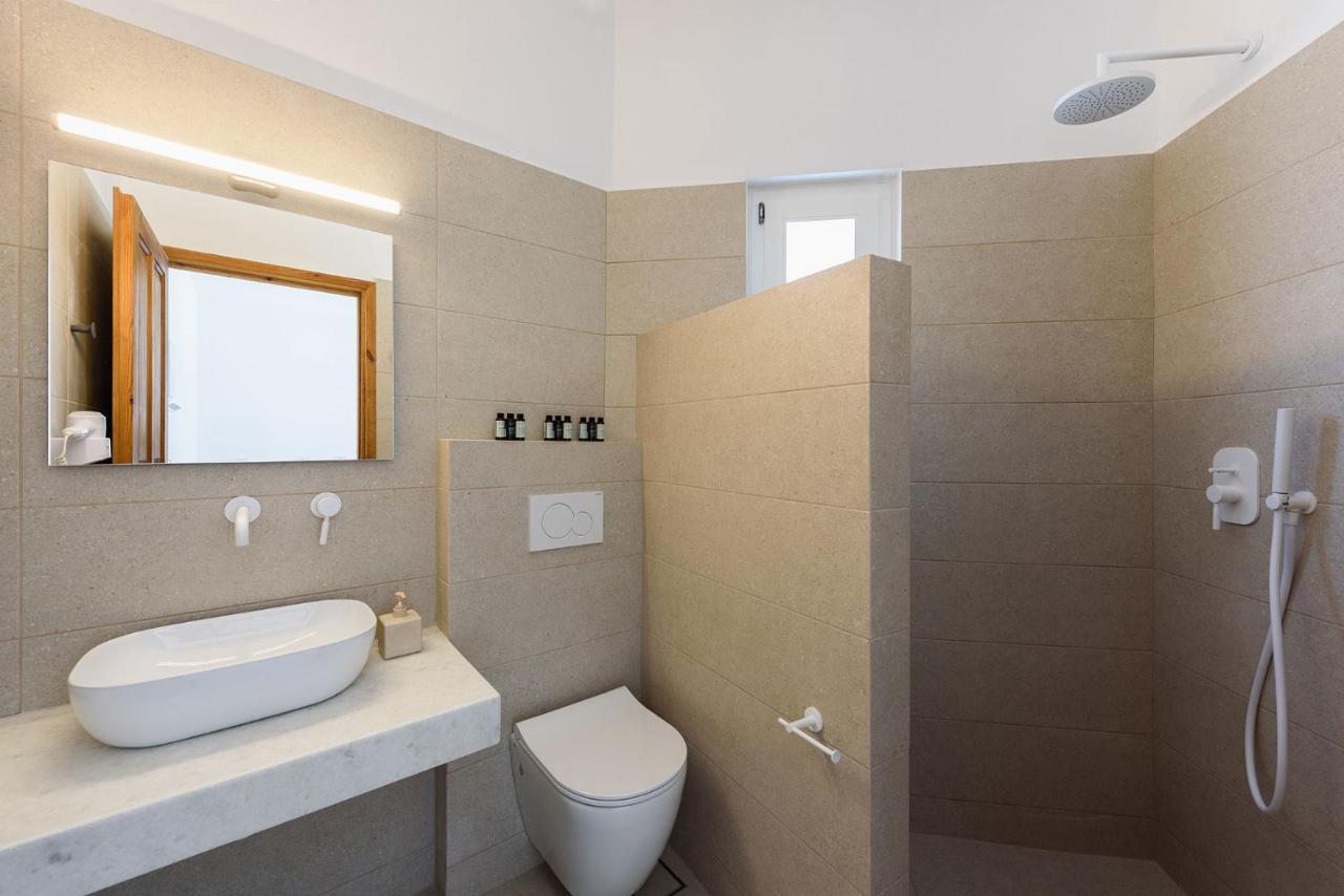Bilia 3* Naousa (Paros)