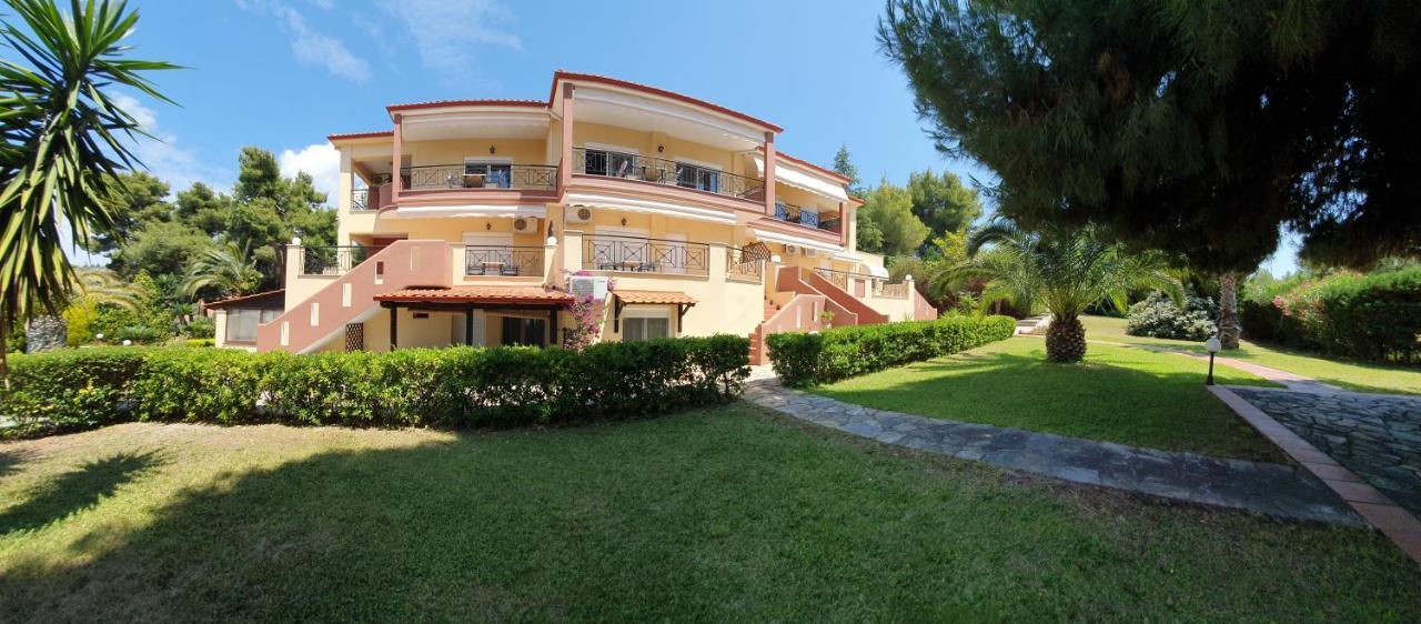 Aparthotel Agrili Apartments & Rooms 3*