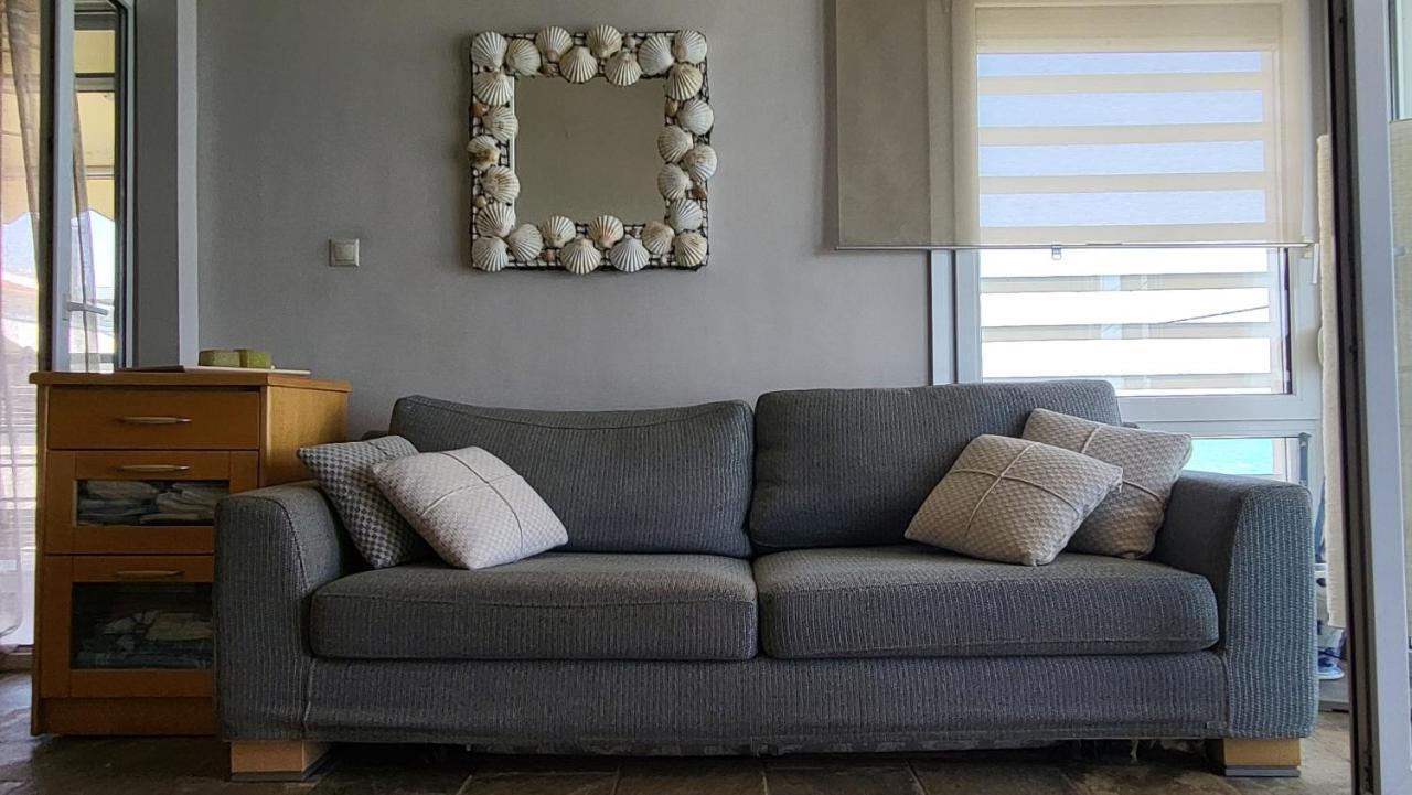 Evita Maisonette, Elegant Beachfront Apt, Polychrono