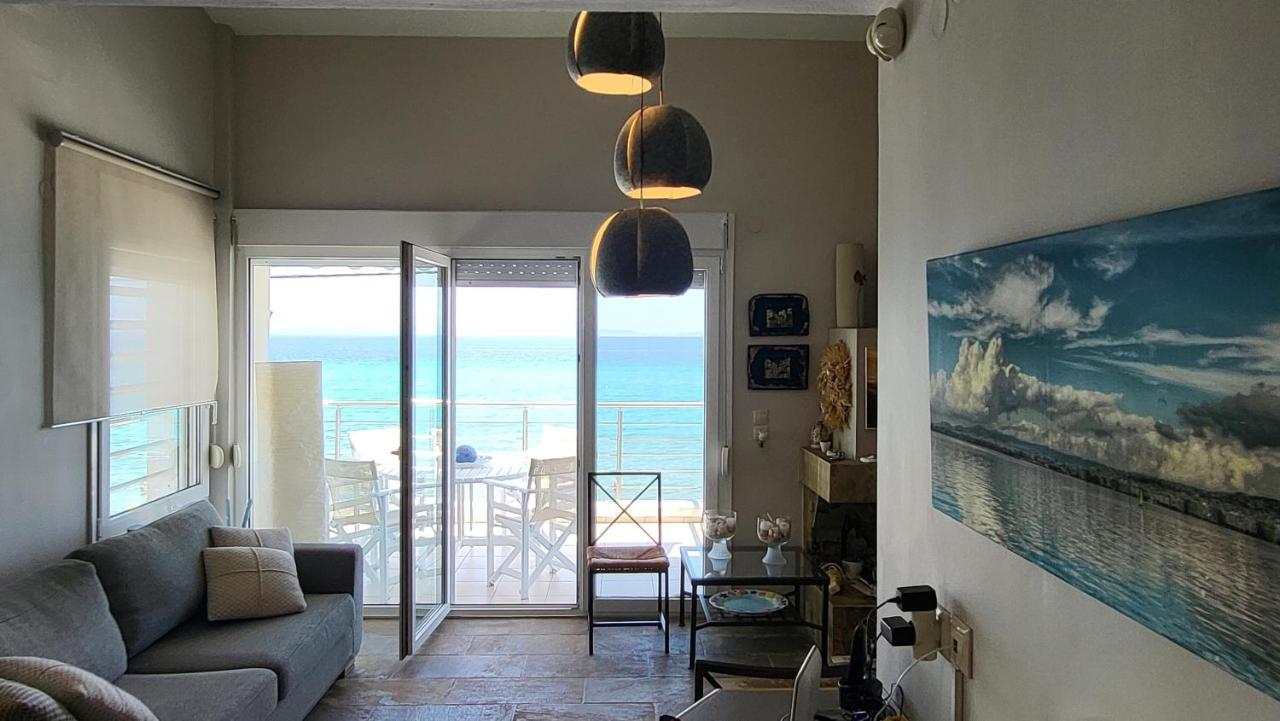 Evita Maisonette, Elegant Beachfront Apt,