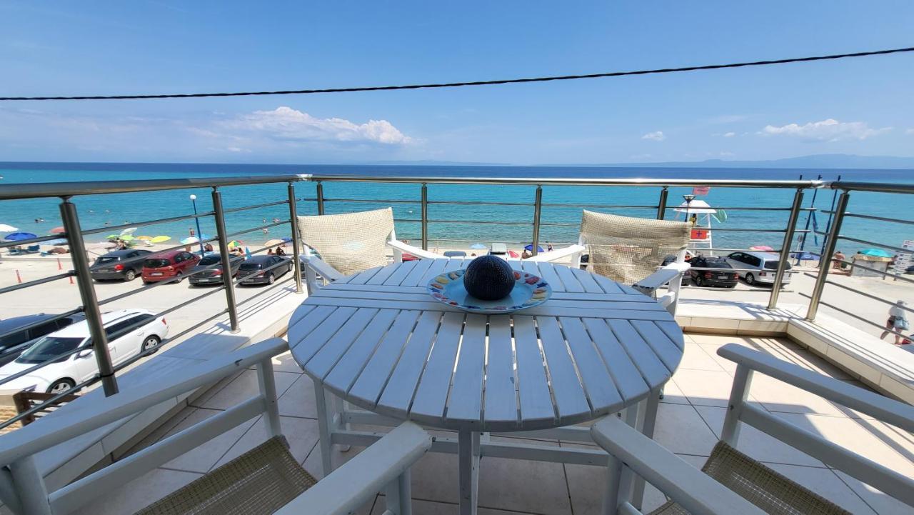 Evita Maisonette, Elegant Beachfront Apt, Apartment *