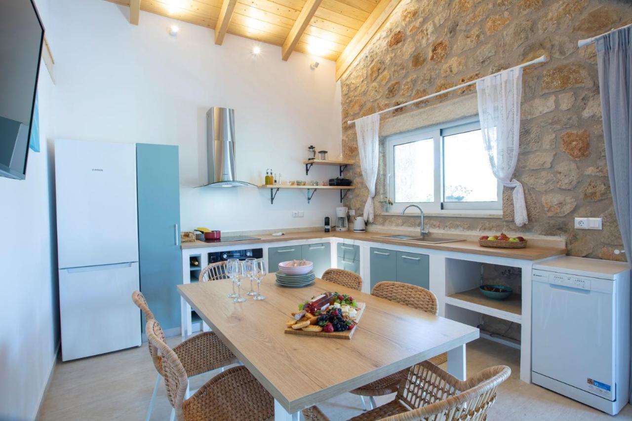 Pnoes Lefkada Villa
