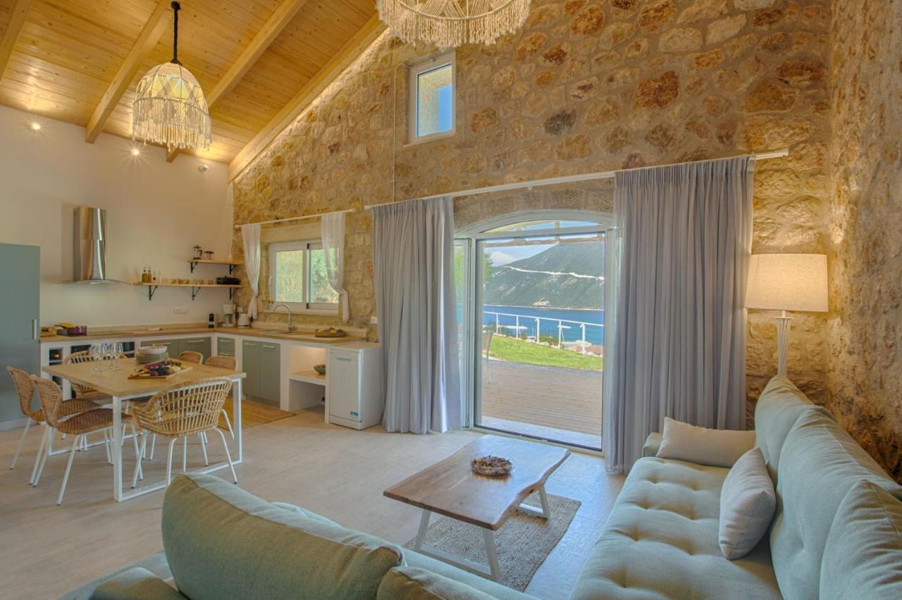 Pnoes Lefkada * Vasiliki (Lefkada)