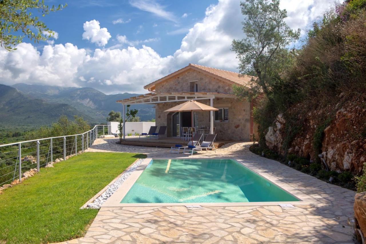 Villa Pnoes Lefkada *