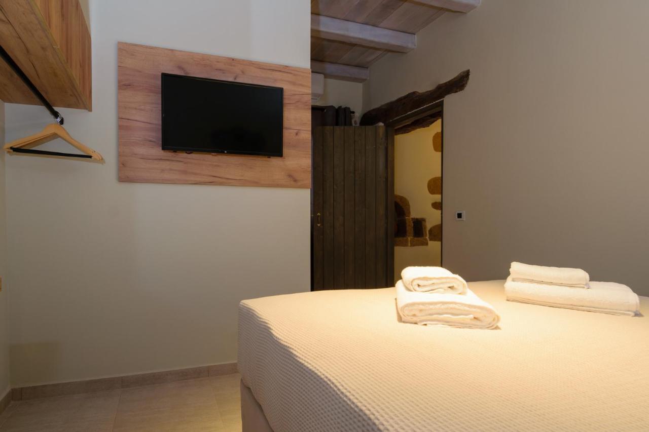 Effrosini Traditional Country house *