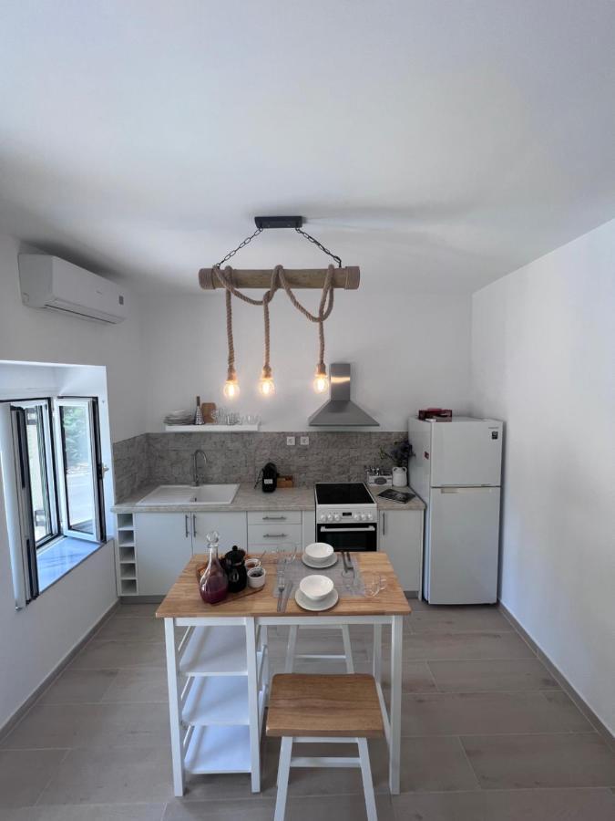 Niko's-nana's For Two Agios Matthaios (Corfu)