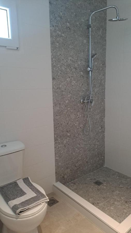Cosy For Couples 2 Min From Mades Holiday home