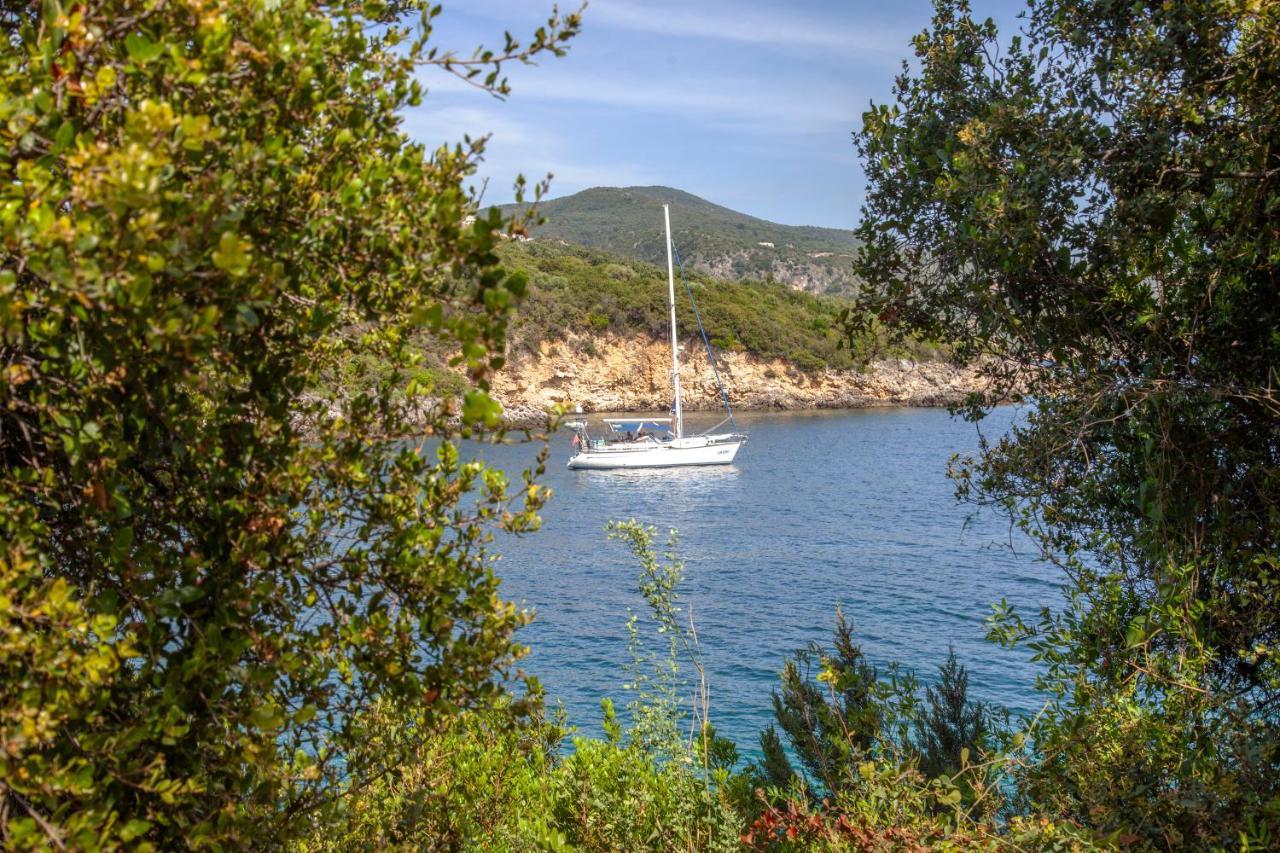 Zavia * Sivota (Epirus)