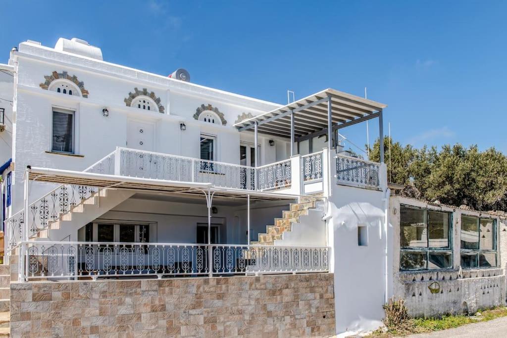 Harmony 1 * Agios Sostis (Tinos)
