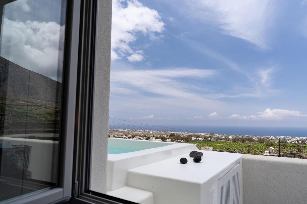 Maeva Santorini * Pyrgos Kallistis
