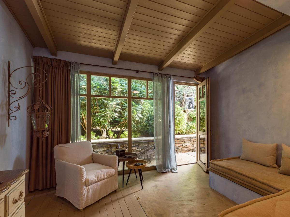 Six Keys Guest house